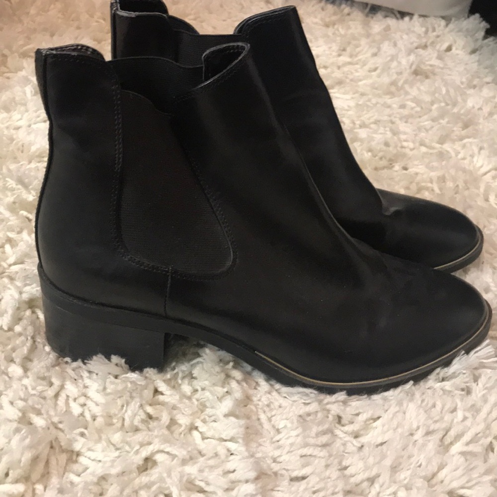 Sam & Libby black booties